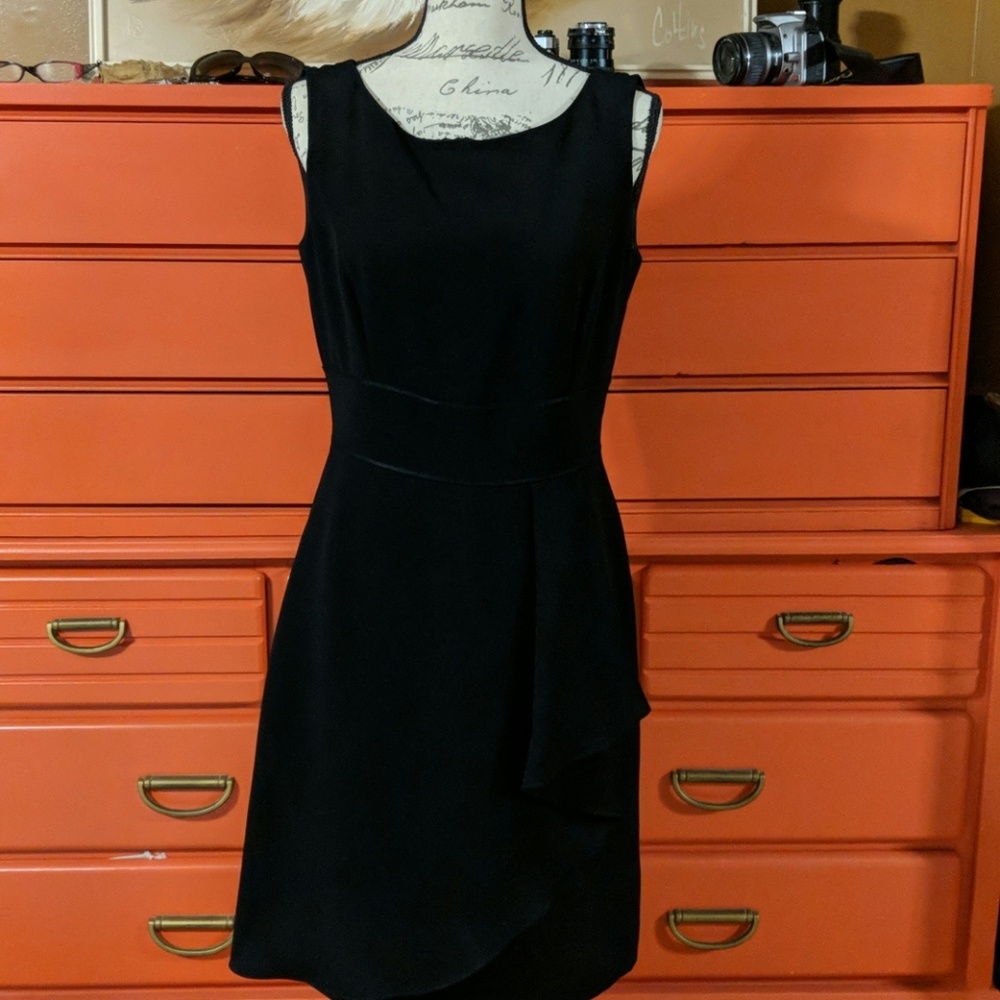 Tahari little black dress size 6